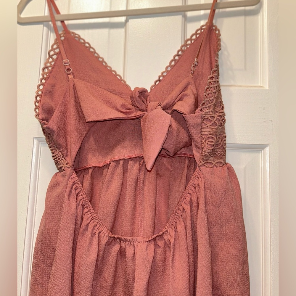 Crotchet lace pink romper. - Picture 4 of 9
